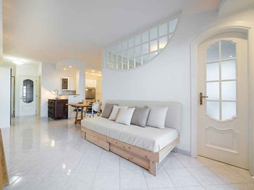 Ferienwohnung mit Klimaanlage und Balkon mit Meerblick