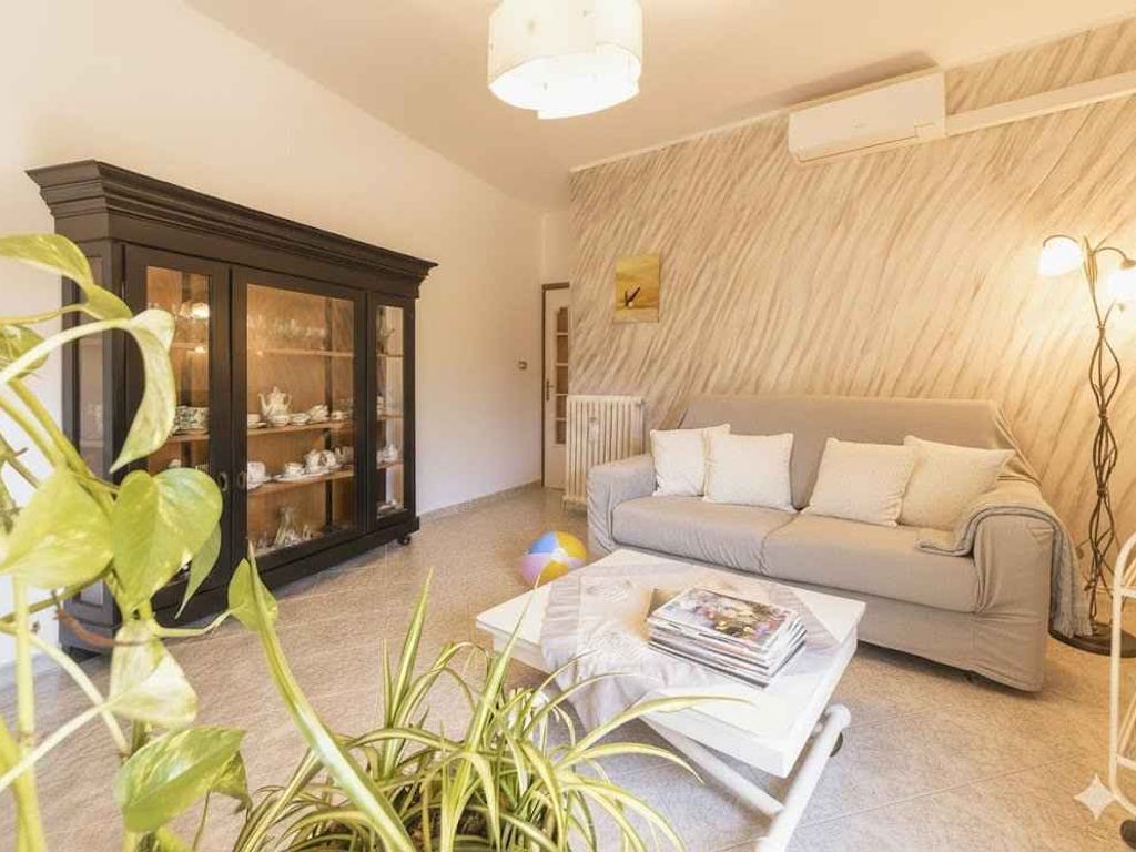 Ferienwohnung mit Klimaanlage und Balkon