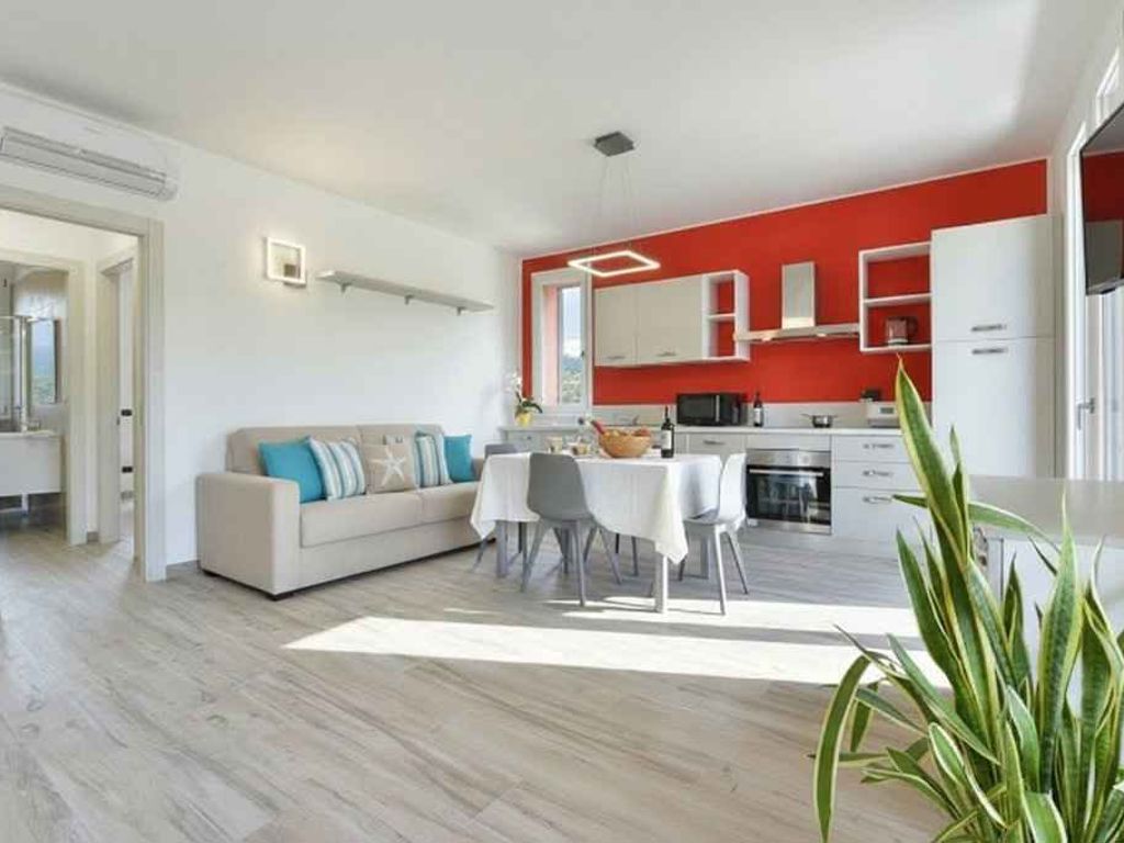 Ferienwohnung mit Klimaanlage, Balkon und Pool