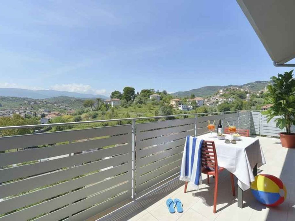 Ferienwohnung mit Klimaanlage, Balkon und Pool