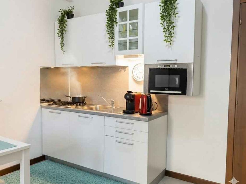 Studio mit Klimaanlage und Balkon