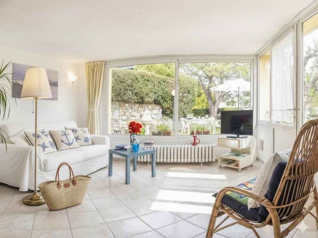 Ferienwohnung mit Terrasse und Garten