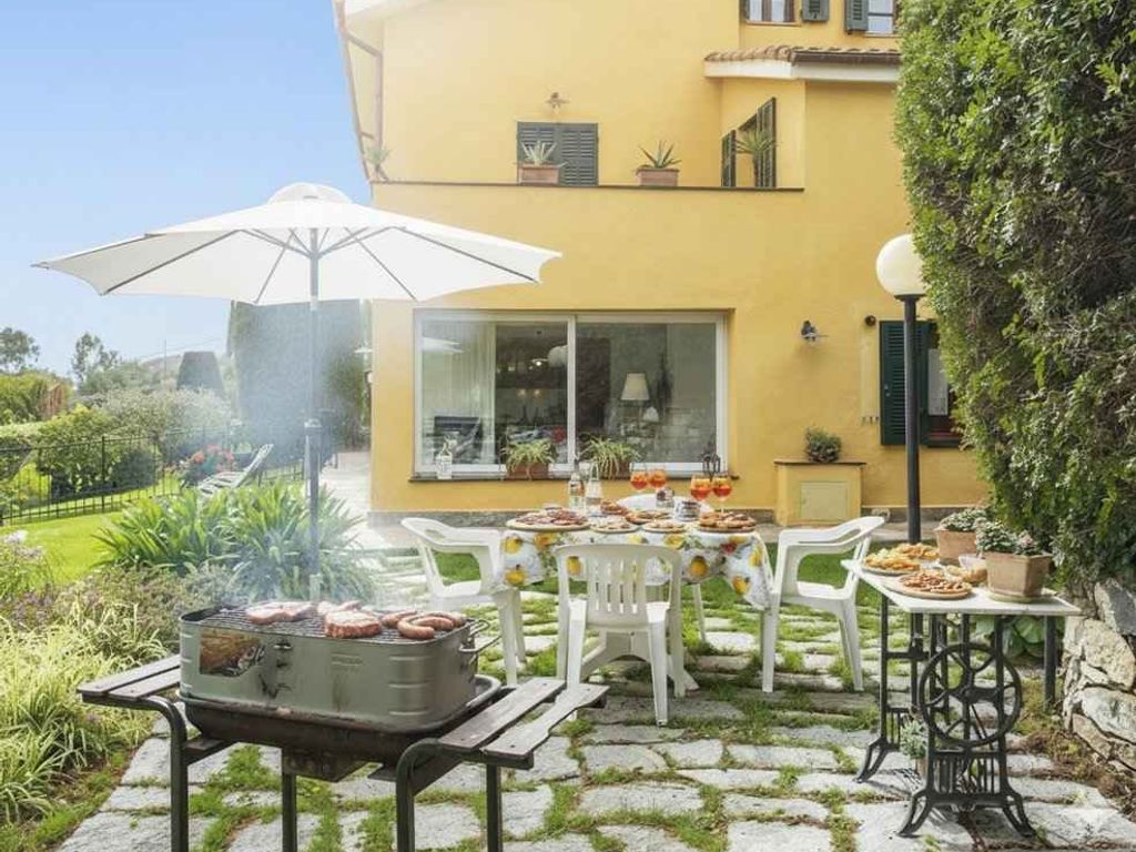 Ferienwohnung mit Terrasse und Garten
