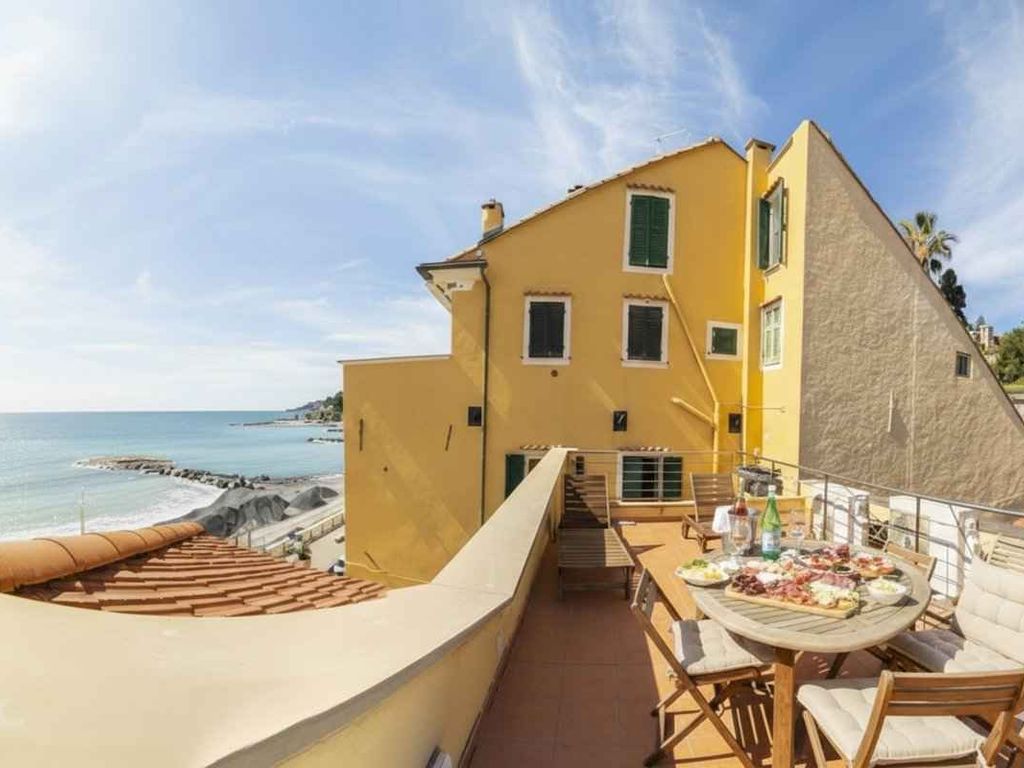 Ferienwohnung mit Klimaanlage und Dachterrasse mit Meerblick