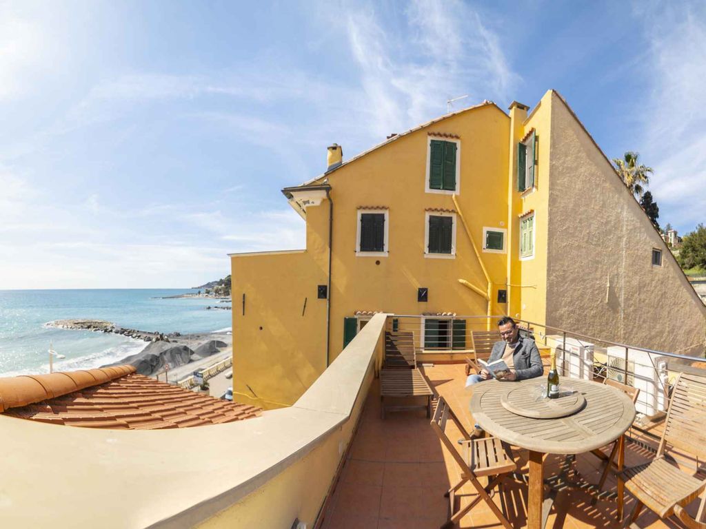 Ferienwohnung mit Klimaanlage und Dachterrasse mit Meerblick
