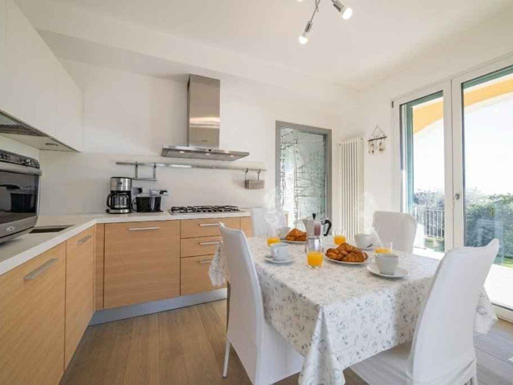 Ferienwohnung mit Klimaanlage und Terrasse mit Meerblick