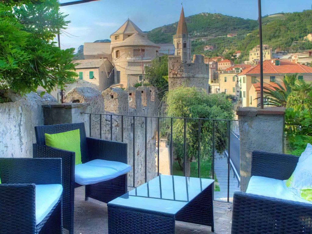 Ferienwohnung im mittelalterlichen Dorf von Finale Ligure