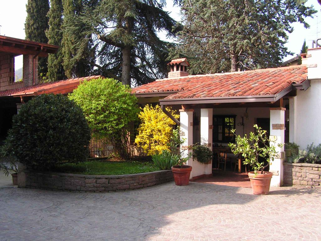Ferienwohnung in ruhiger Lage in mitten der Weinberge