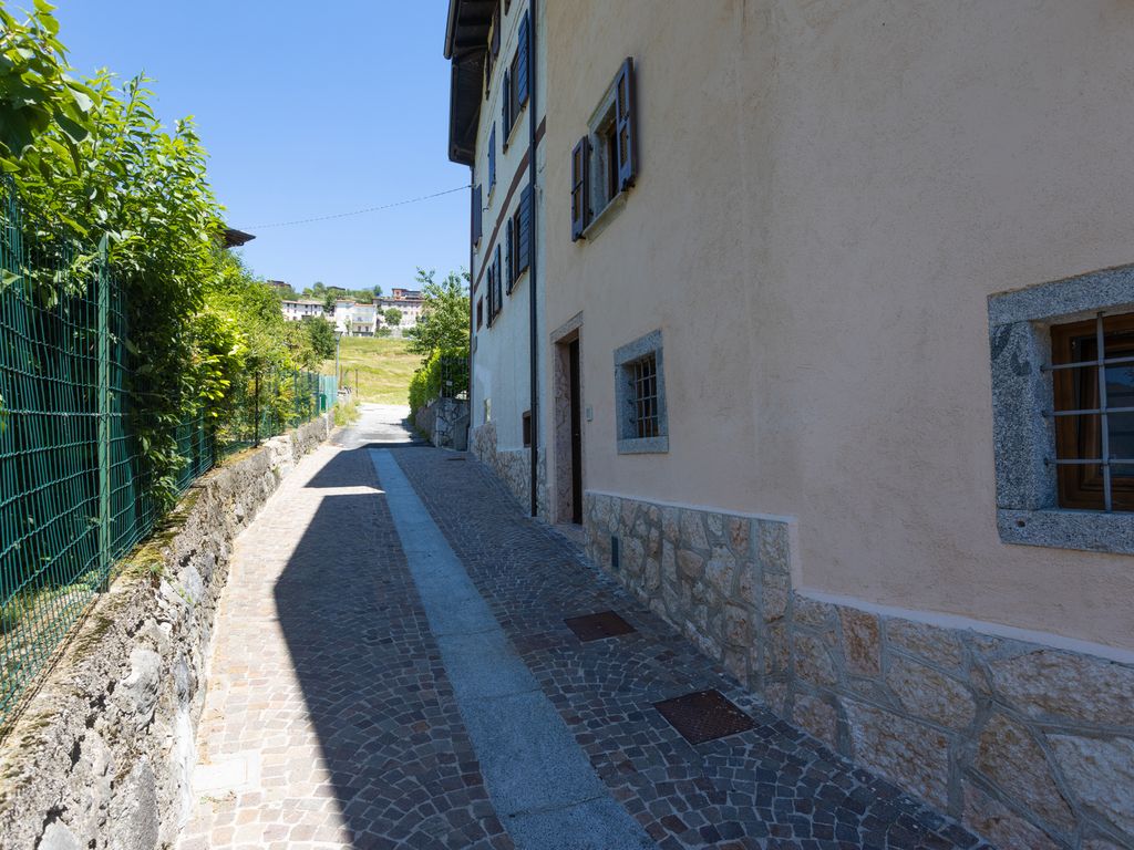 Ferienhaus mit Balkon und Garten