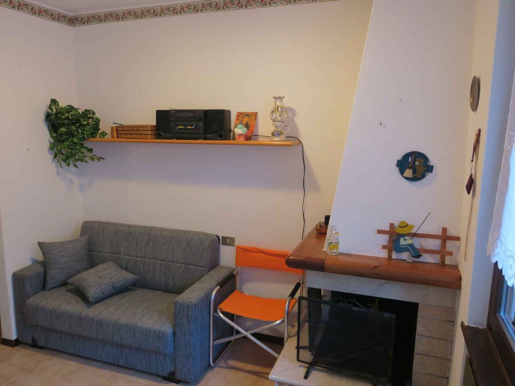 Ferienwohnung umgeben mit grosser Wiese