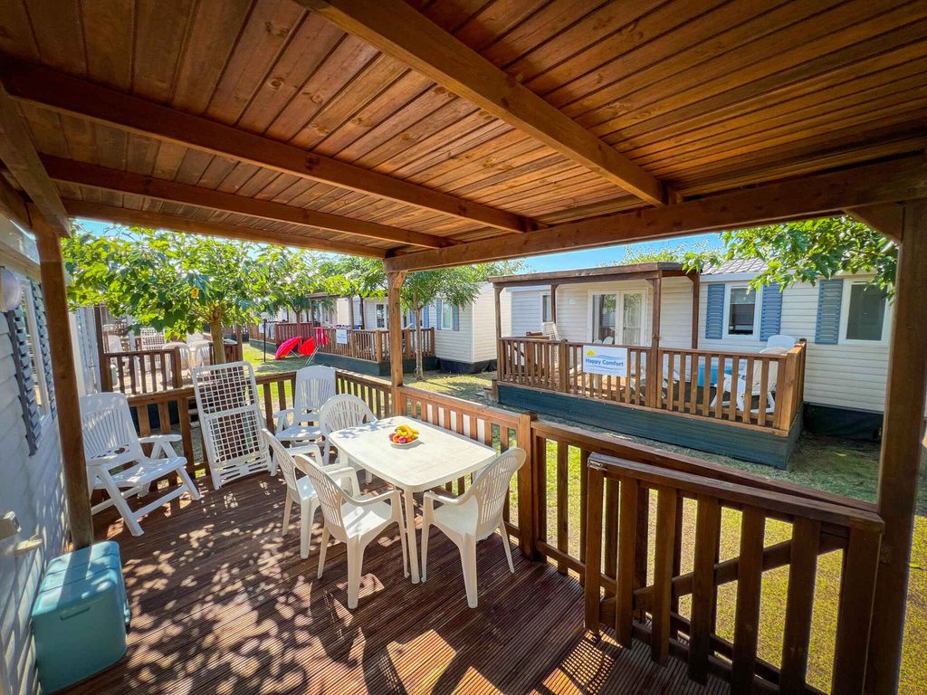 Mobilehome mit Klimaanlage, Terrasse und Pool