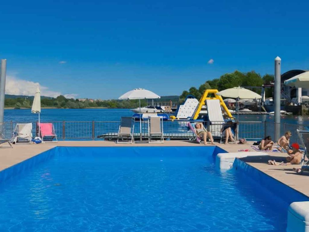 Mobilehome mit Klimaanlage, Terrasse und Pool