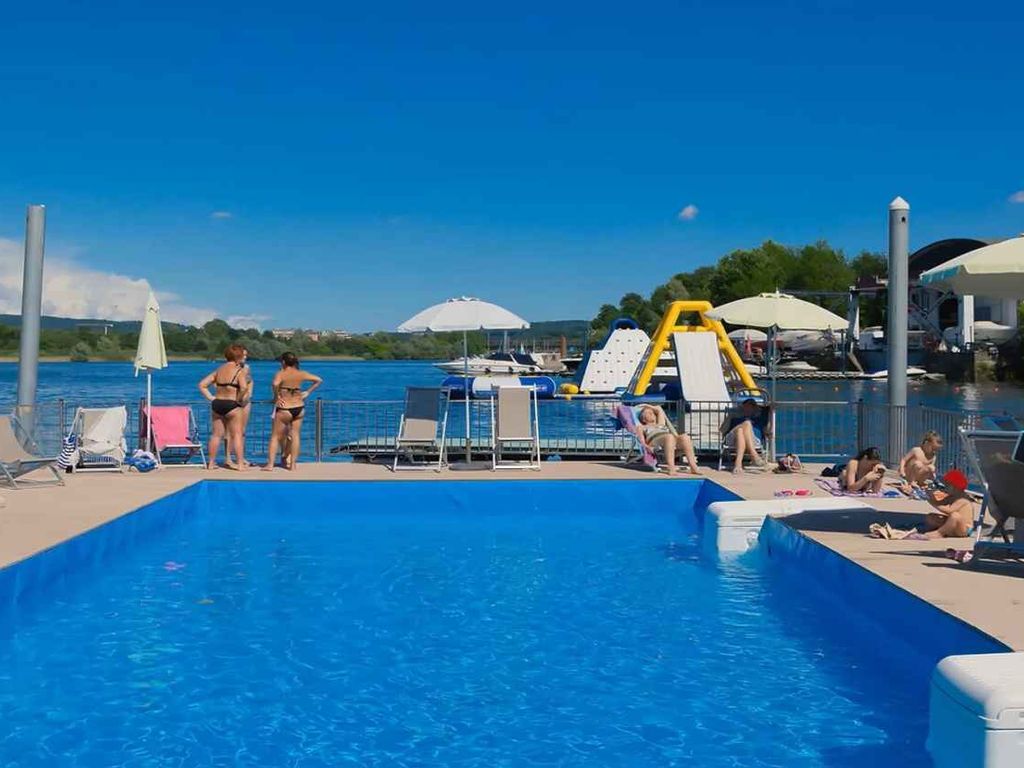 Mobilehome mit Klimaanlage, Terrasse und Pool