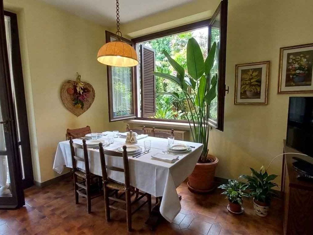 Ferienwohnung mit Pool und Garten