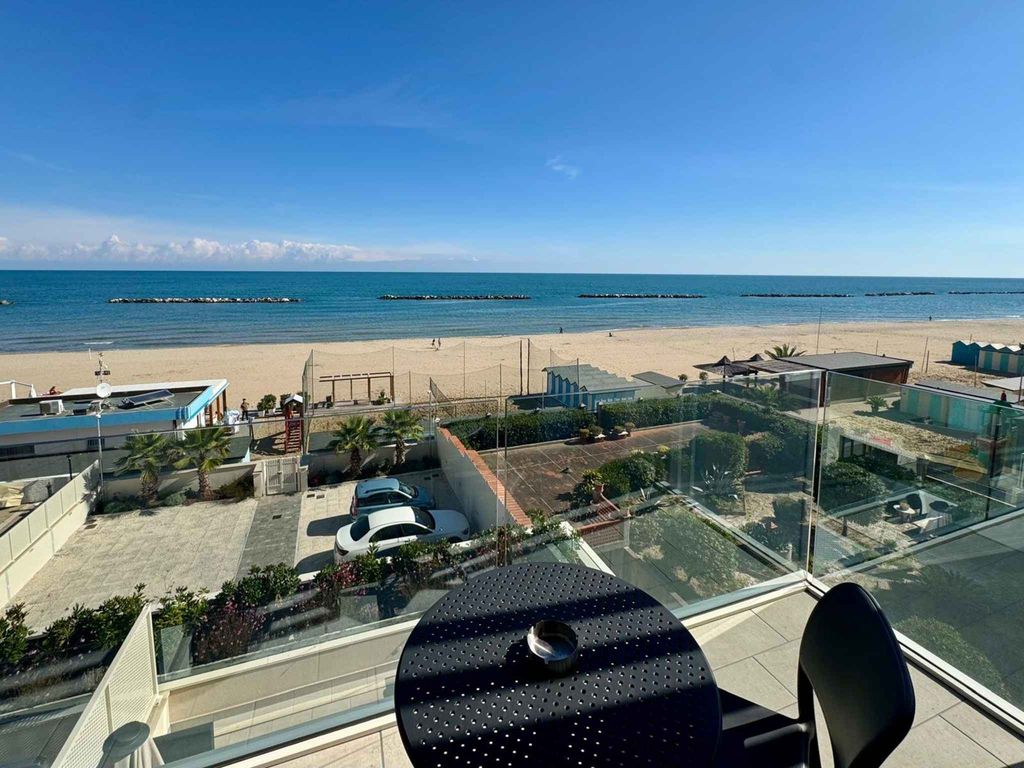 Ferienwohnung mit Klimaanlage, Internet und Balkon mit Meerblick