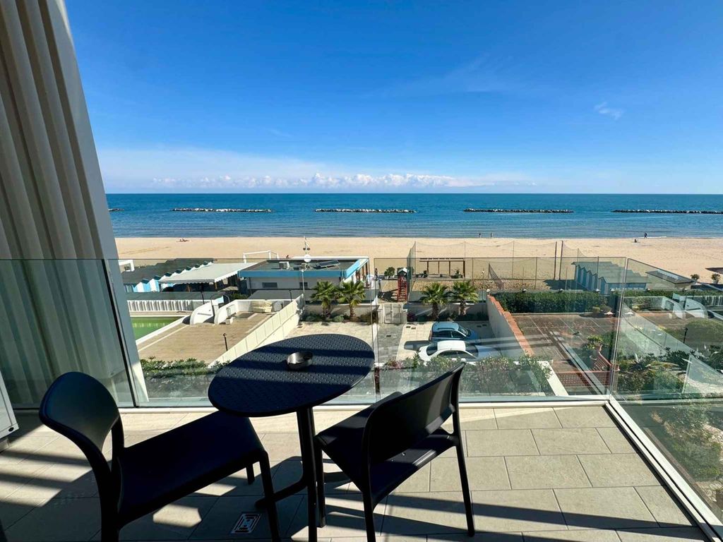 Ferienwohnung mit Klimaanlage, Internet und Balkon mit Meerblick