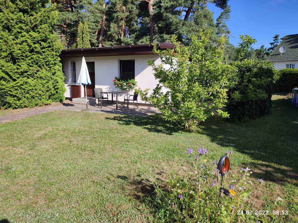 Bungalow mit Terrasse und Garten