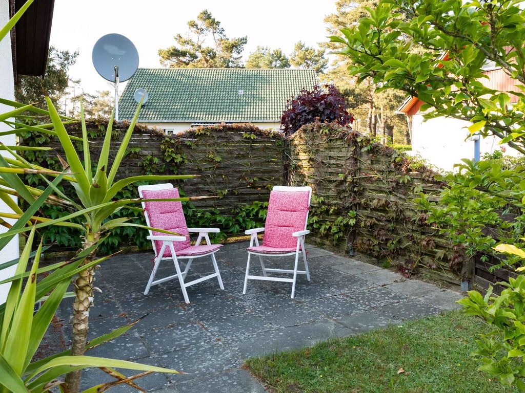 Bungalow mit Terrasse und Garten