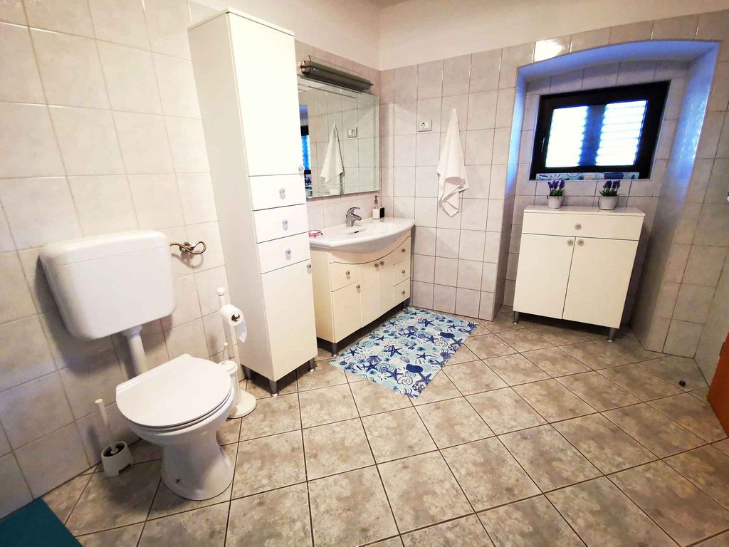 Ferienhaus Familienfreundlich mit Klimaanlage, Grillmöglichkeit und Parkplatz