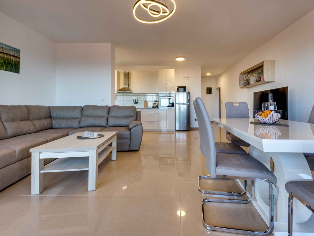 Ferienwohnung mit Balkon und Klimaanlage