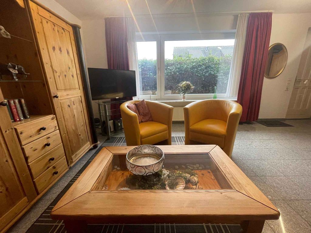 Ferienwohnung mit Terrasse und Parkplatz