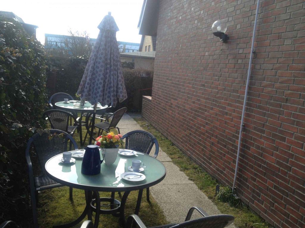 Ferienwohnung mit Garten und Strandkorb
