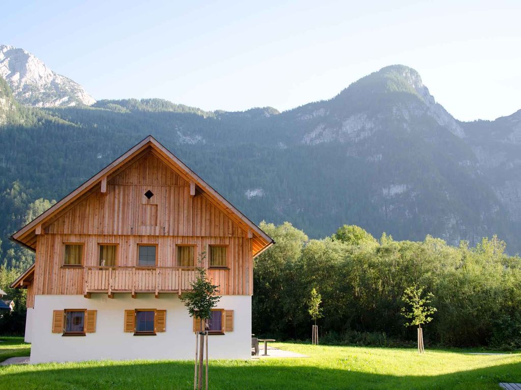 Ferienhaus mit Hallenbad, Wellness und Kinderspielplatz