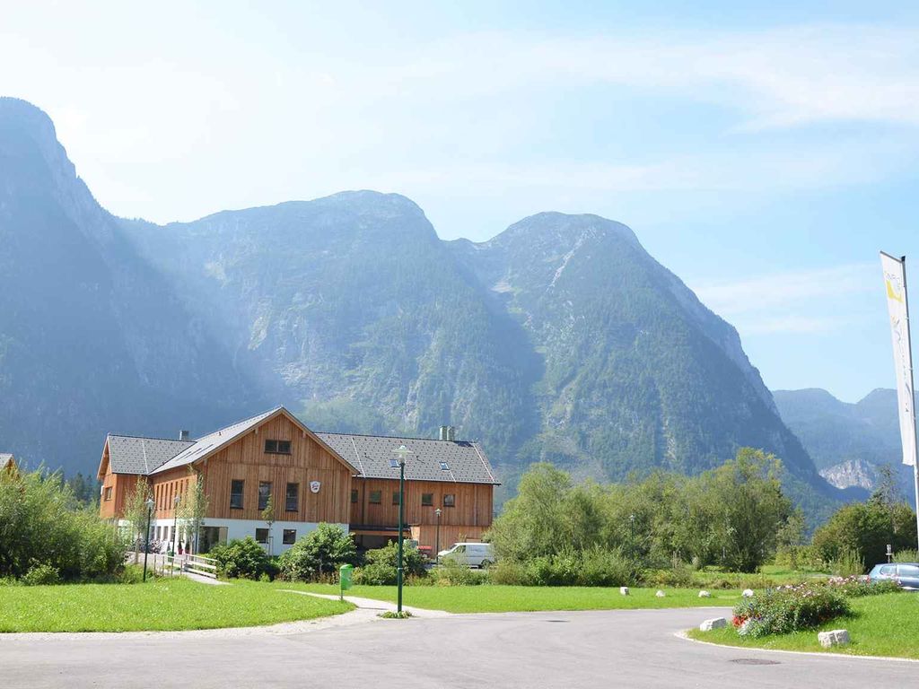 Chalet mit Hallenbad, Wellness und Kinderspielplatz