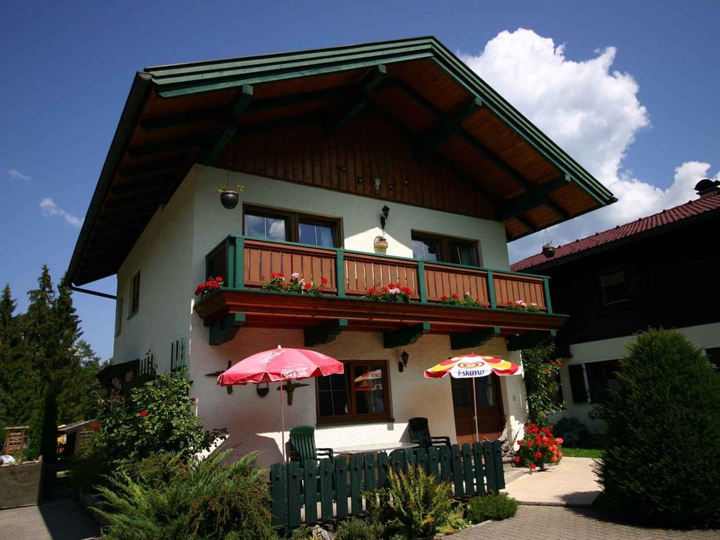 Ferienhaus mit Grillmöglichkeit und Kinderspielplatz