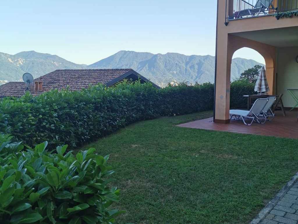 Ferienwohnung mit Balkon mit seitlichem Seeblick