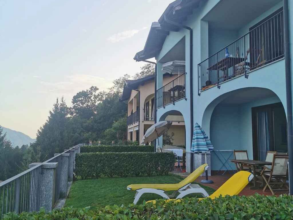 Ferienwohnung mit Balkon mit seitlichem Seeblick