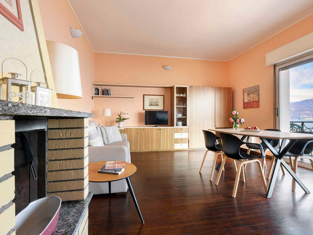 Ferienwohnung mit Balkon mit Seeblick, Privatstrand und Parkplatz