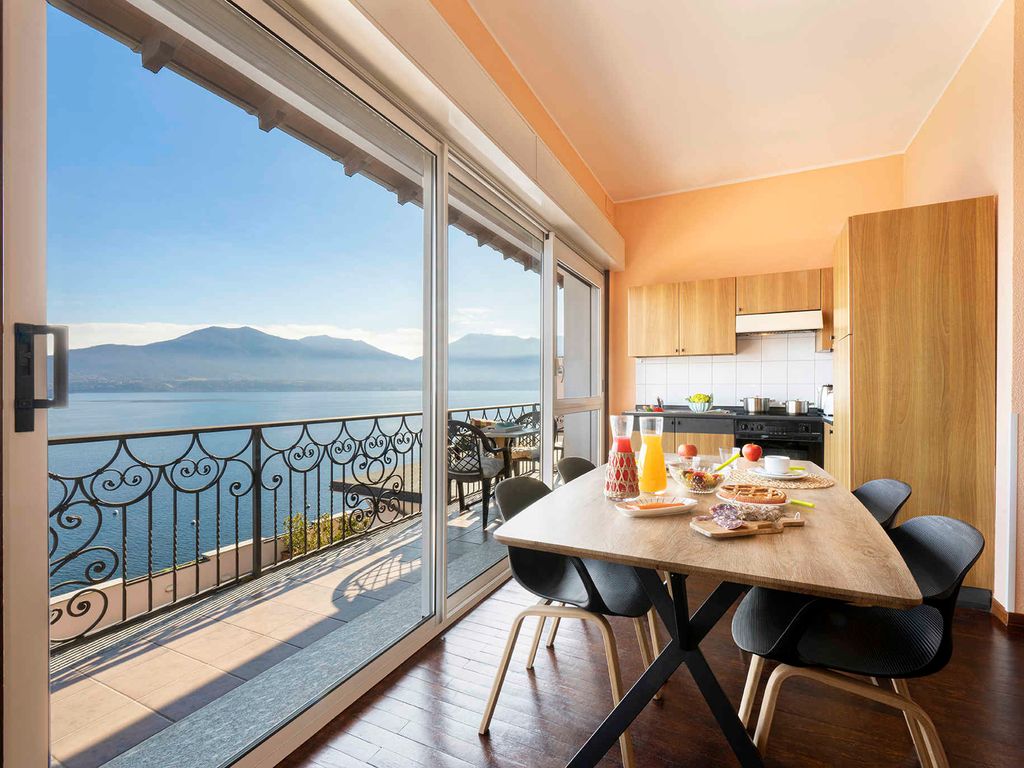 Ferienwohnung mit Balkon mit Seeblick, Privatstrand und Parkplatz