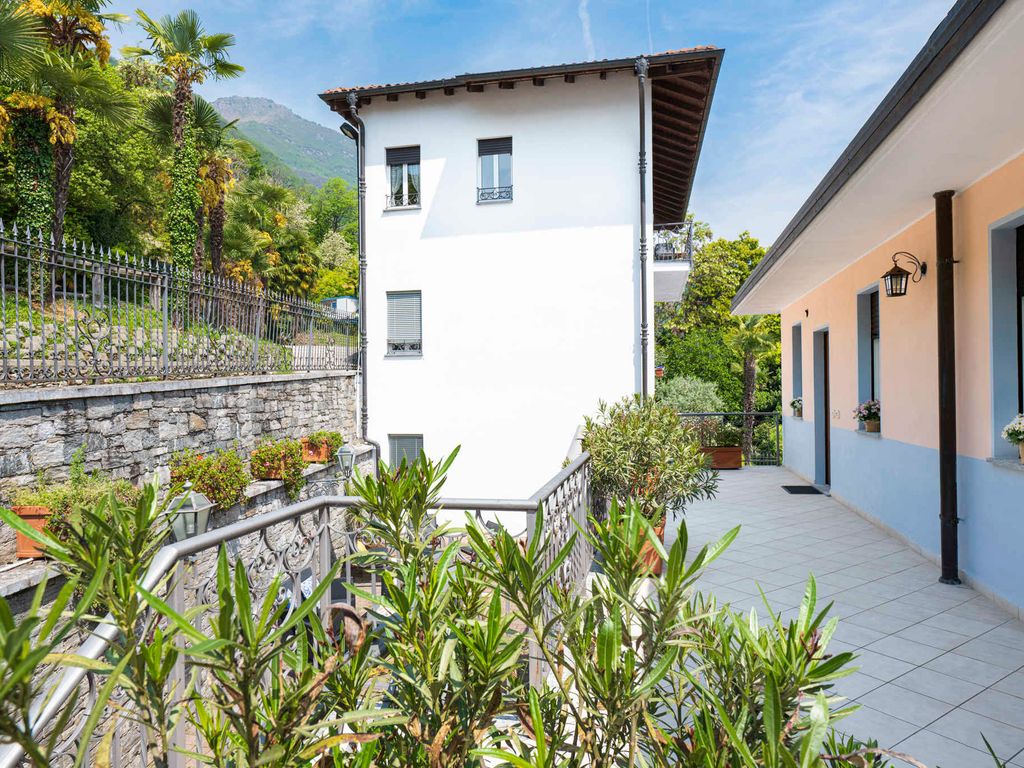 Ferienwohnung mit Balkon mit Seeblick, Privatstrand und Parkplatz