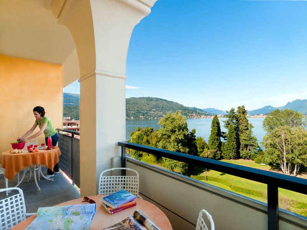 Ferienwohnung mit Klimaanlage und Balkon mit Seeblick
