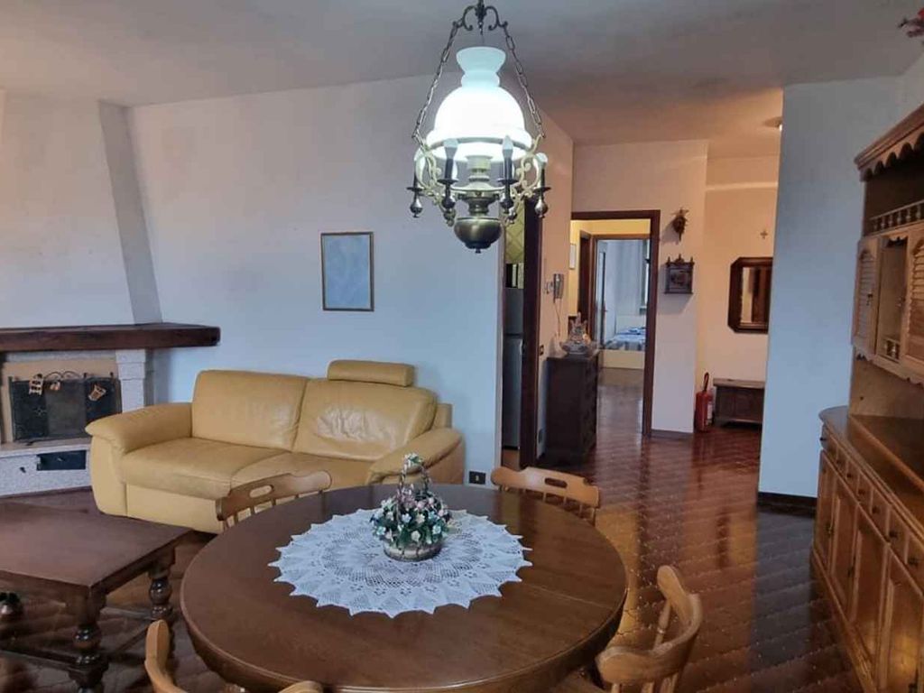 Ferienwohnung mit Balkon und Seeblick