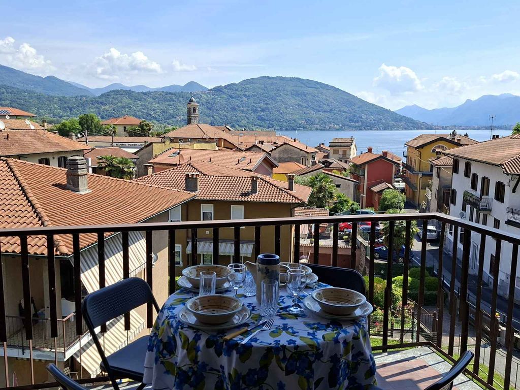 Ferienwohnung mit Balkon und Seeblick