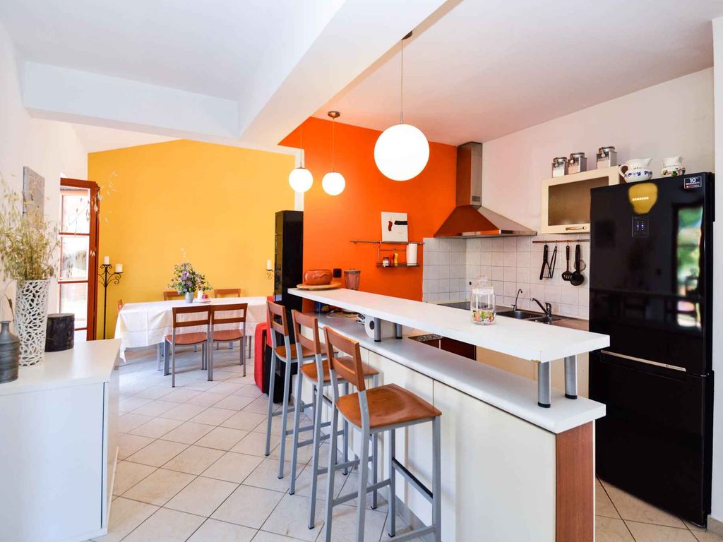 Ferienwohnung mit Garten und Klimaanlage