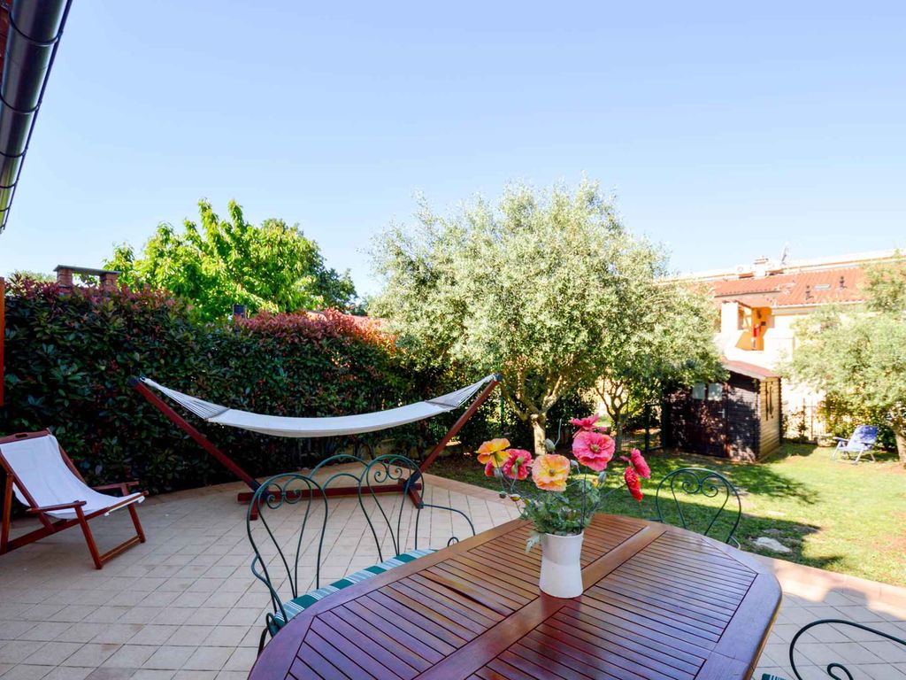 Ferienwohnung mit Garten und Klimaanlage