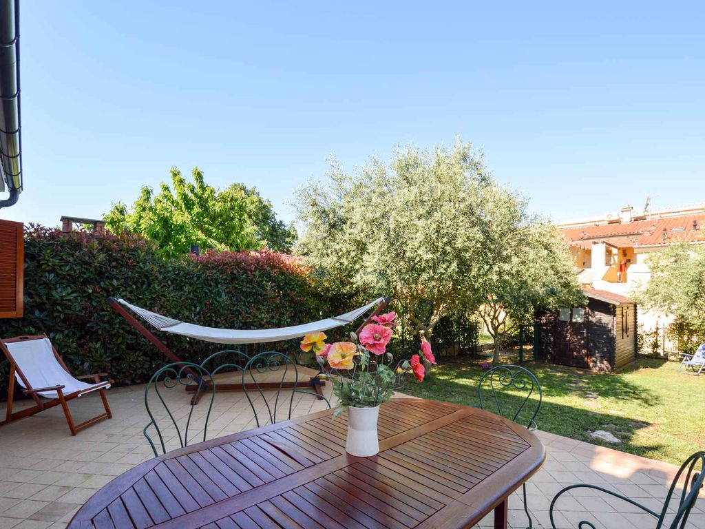 Ferienwohnung mit Garten und Klimaanlage