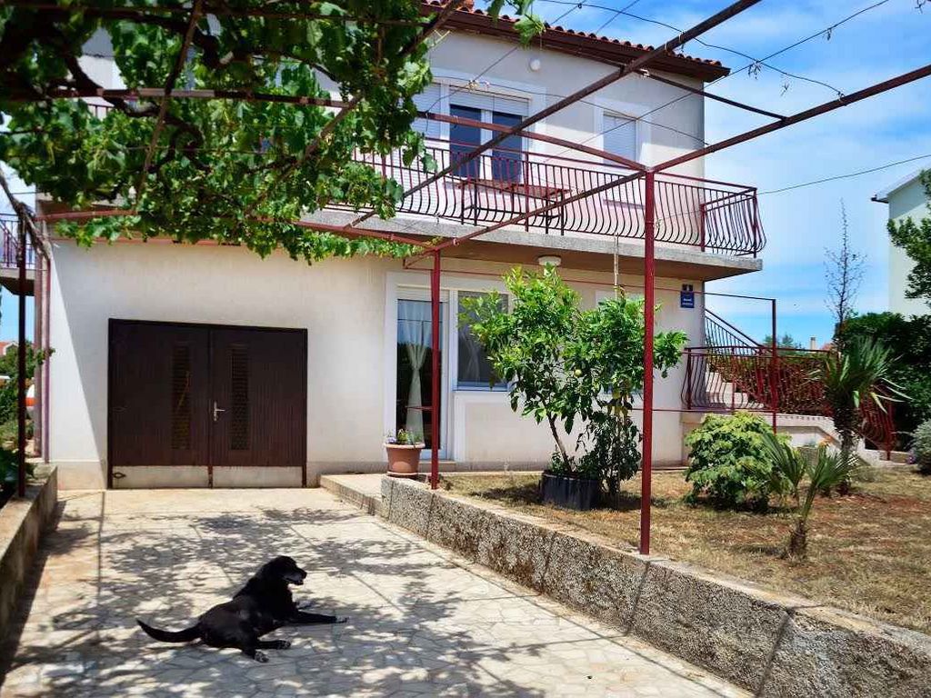 Ferienwohnung mit Terrasse und Klimaanlage