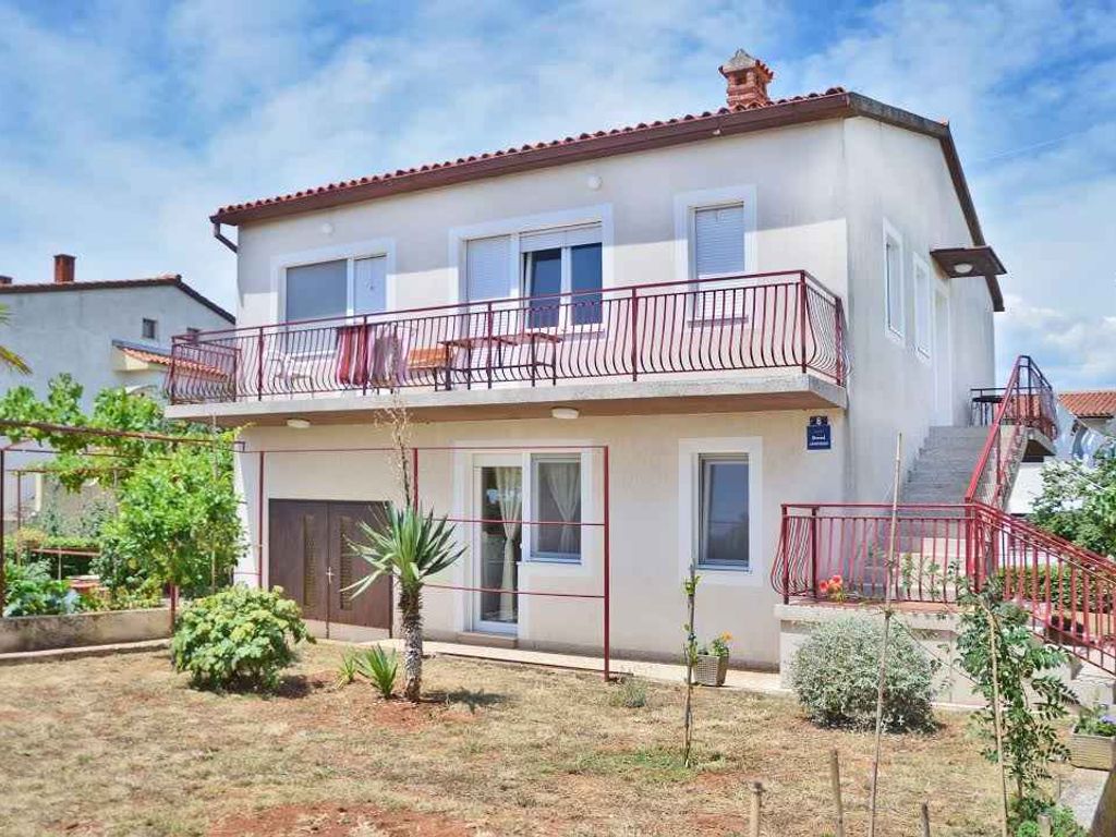 Ferienwohnung mit Terrasse und Klimaanlage