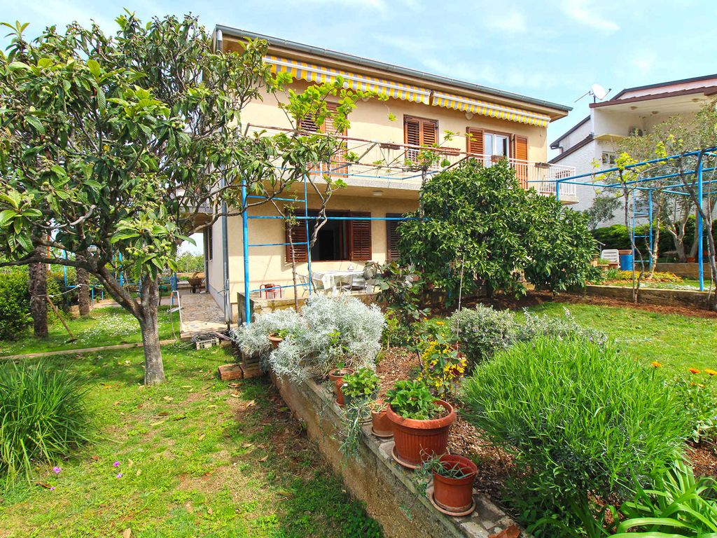 Ferienwohnung mit Klimaanlage und Terrasse