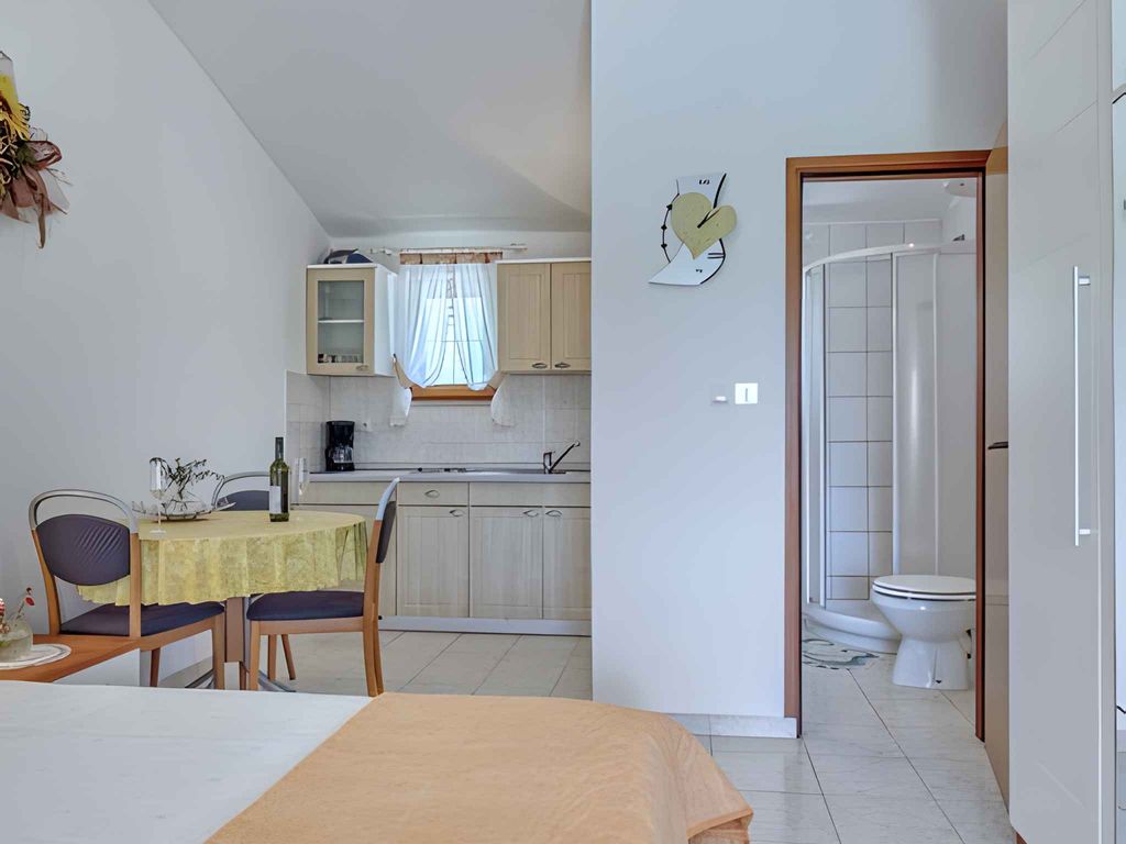 Studio mit Terrasse, Klimaanlage und Wlan