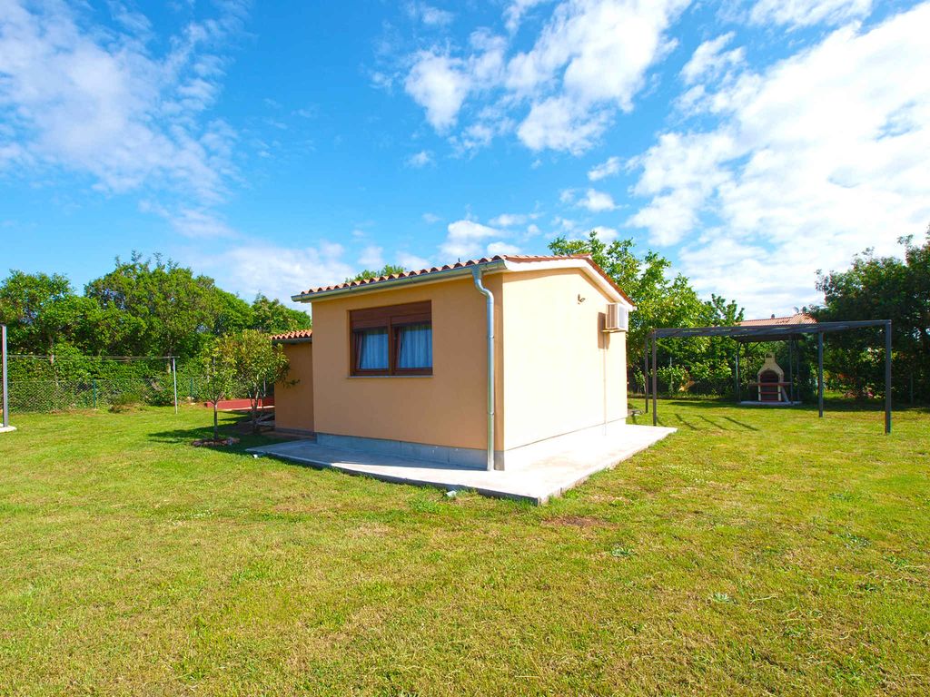 Ferienhaus mit Terrasse und Klimaanlage