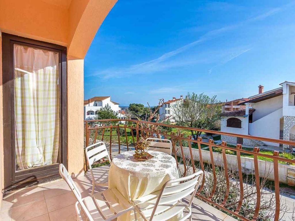 Ferienwohnung mit Balkon und Meerblick