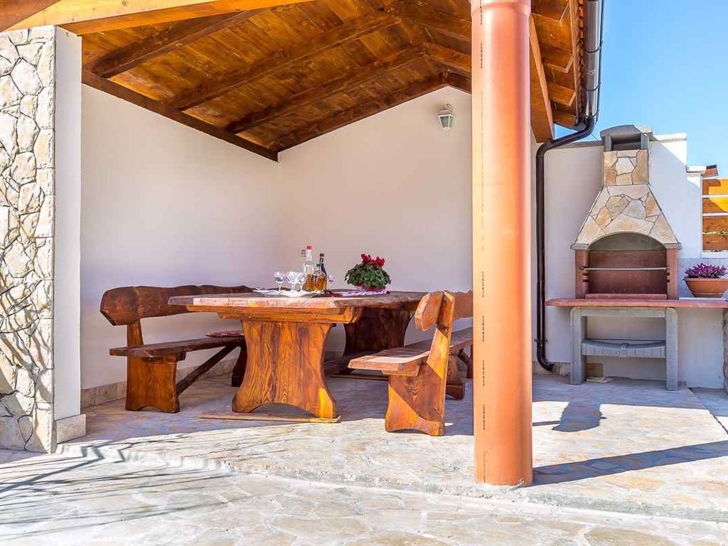 Ferienwohnung mit Pool und Sonnenterrasse