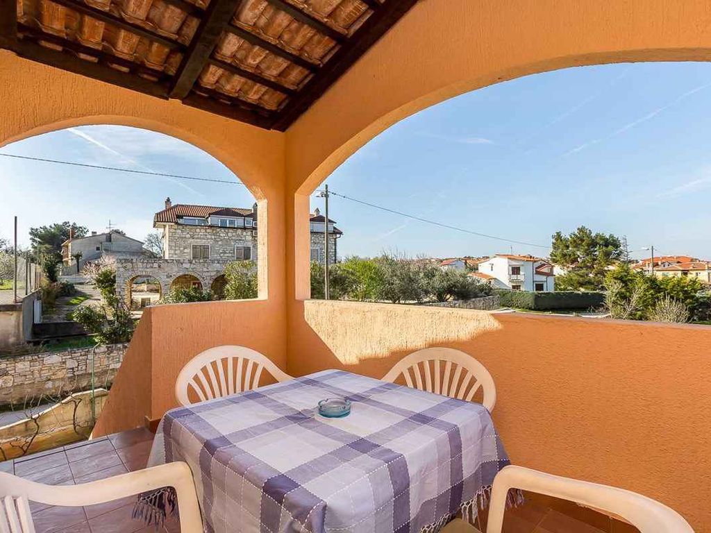 Ferienwohnung mit Pool und Sonnenterrasse