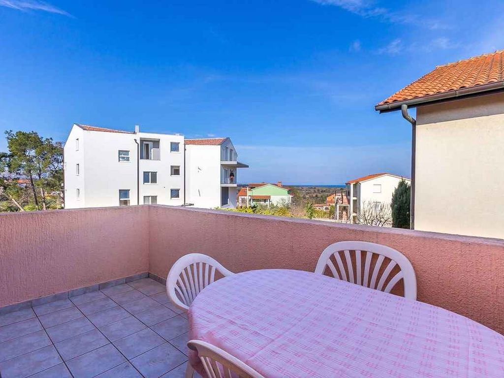 Ferienwohnung mit Pool und Sonnenterrasse