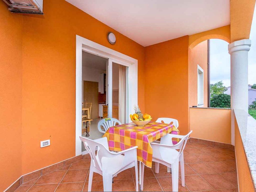 Ferienhaus mit Pool und Klimaanlage